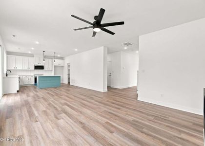 New construction Single-Family house 4142 Dixon Rd, Unit 4), Grimesland, NC 27837 plan Mitchell - image 15