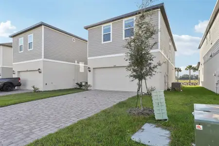 New construction Single-Family house 4517 Cross Prairie Pkwy, St. Cloud, FL 34772 plan Austen - image 3