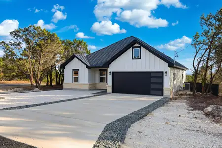 New construction Single-Family house 1266 Highpoint Ln, Spring Branch, TX 78070 - image