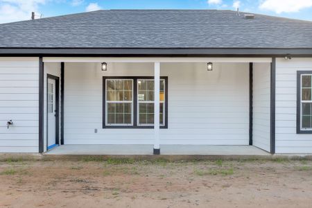 New construction Single-Family house 137 Puu Waa Waa Ln, Bastrop, TX 78602 null- photo 29 29