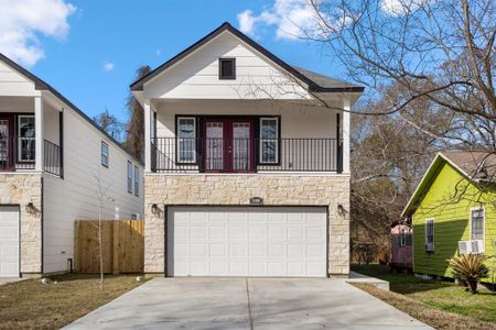 New construction Single-Family house 6513 Goldspier Street, Houston, TX 77091 - photo 0