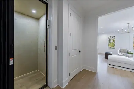 New construction Single-Family house 255 Mayfair Ct, Alpharetta, GA 30009 plan Oxford - image 5