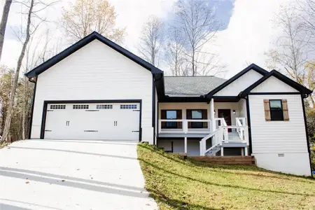New construction Single-Family house 204 Yonah Springs Dr, Cleveland, GA 30528 - image