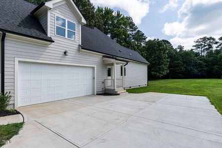 New construction Single-Family house 20 Tamaran Ct, Spring Hope, NC 27882 - image