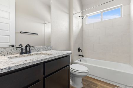 New construction Single-Family house 137 Gallant Fox Dr, Castroville, TX 78009 plan Plan 2435 - image 11