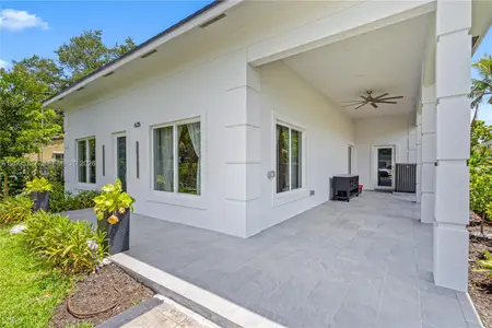 New construction Single-Family house 635 Sw 9Th St, Hallandale Beach, FL 33009 - image
