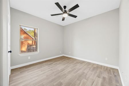 New construction Single-Family house 512 Sandy Oaks Dr, Huntsville, TX 77340 - image 14