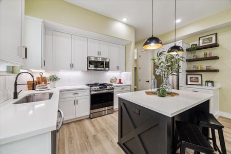 New construction Single-Family house 4010 Rutland St, Houston, TX 77018 - image 9