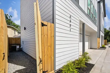 New construction Single-Family house 6341 W Montgomery Rd, Houston, TX 77091 - image