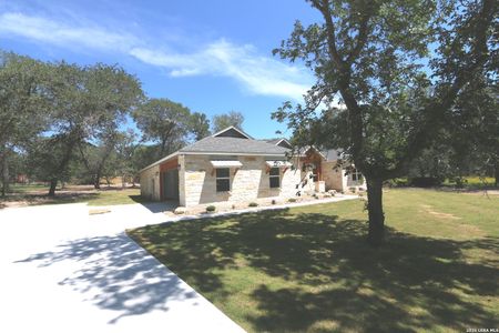 New construction Single-Family house 200 Cibolo Wy, La Vernia, TX 78121 - image