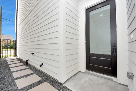 New construction Single-Family house 4814 Cochran St, Houston, TX 77009 - image 3
