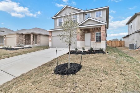 New construction Single-Family house 360 American Robin Way, San Antonio, TX 78253 Madison- photo 2 2