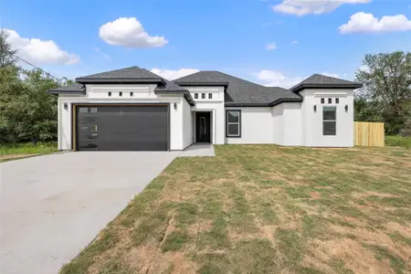 New construction Single-Family house 136 Waimanalo Ln, Bastrop, TX 78602 - image