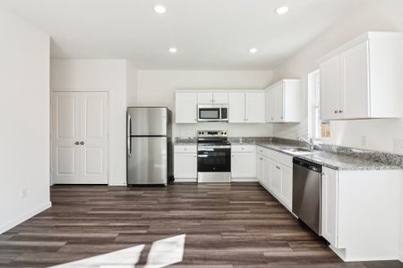 New construction Single-Family house 200 Mayflower Ave, Princeton, TX 75407 plan Endeavor - image 9