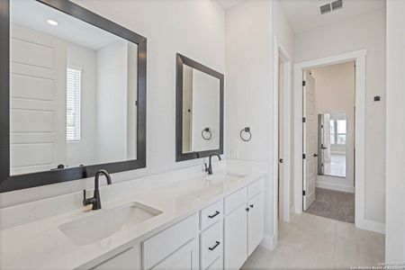 New construction Single-Family house 274 Lawrence Dr, Castroville, TX 78009 - image 5