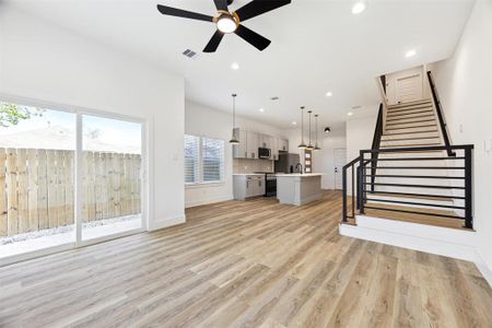 New construction Single-Family house 8014 E Brandon Street, Houston, TX 77051 - photo 4 4