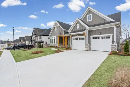 New construction Single-Family house 82 Clear Lake Pkwy, Hoschton, GA 30548 - image