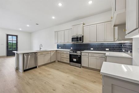 New construction Townhouse house 1388 Marsh Ln, Frisco, TX 75033 - image 9