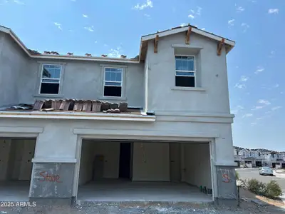 New construction Townhouse house 5815 E Covey Ln, Phoenix, AZ 85054 - image