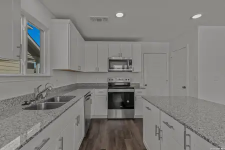 New construction Single-Family house 4072 Bermuda Ln, Seguin, TX 78155 plan Pierce - image 4