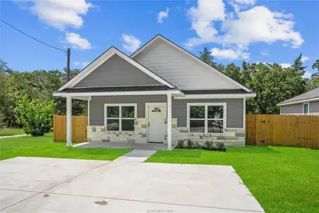 New construction Single-Family house 1913 Marshall Ave, Bryan, TX 77803 - image