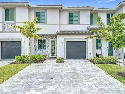 New construction Townhouse house 716 Se 14Th St, Homestead, FL 33034 - image