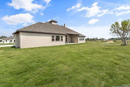 New construction Single-Family house 189 James Way, Castroville, TX 78009 Plan 3494 - photo 22 22