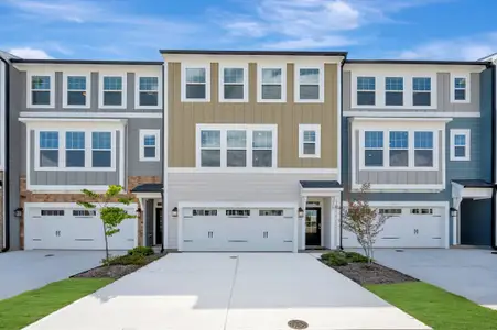 New construction Townhouse house 10031 Secluded Garden Dr, Apex, NC 27523 plan Hyde Park - image