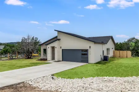 New construction Single-Family house 21415 Highland Lake Dr, Lago Vista, TX 78645 - image