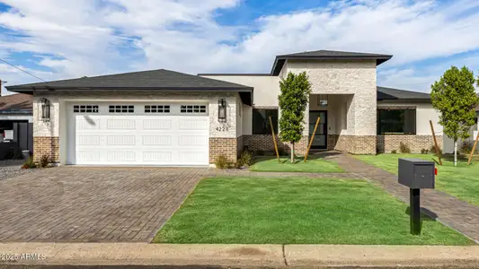 New construction Single-Family house 4228 E Avalon Dr, Phoenix, AZ 85018 - image