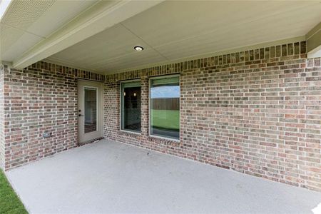 New construction Single-Family house 913 Cannes Dr, Red Oak, TX 75154 Bellflower II- photo 38 38