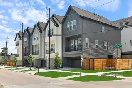 New construction Single-Family house 3520 Piney Woods Dr, Houston, TX 77018 - image 2