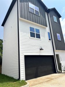 New construction Single-Family house 1034 Marcolin St, Houston, TX 77088 - image