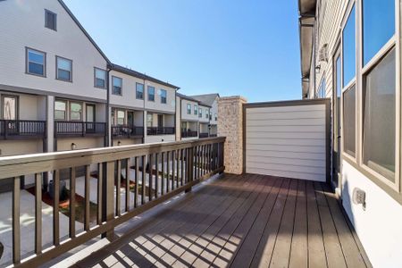 New construction Townhouse house 3879 Allegretto Cir, Atlanta, GA 30339 Legato- photo 2 2