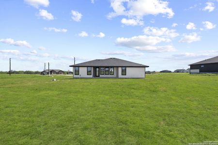 New construction Single-Family house 113 Hidden Cv, Floresville, TX 78114 - image