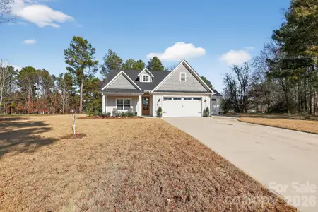 New construction Single-Family house 401 Grand Harbor Blvd, Ninety Six, SC 29666 - image