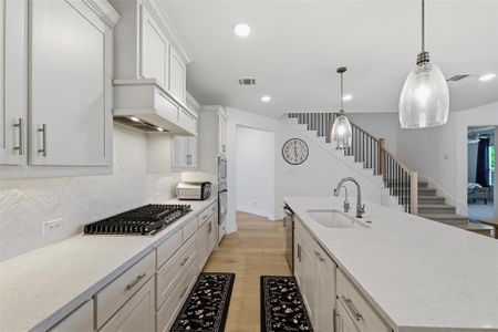 New construction Single-Family house 117 Paxton Cir, Arlington, TX 76013 plan Victoria - image 12