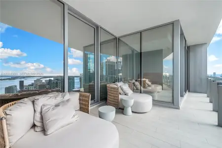 New construction Condo house 300 Biscayne Blvd Wy, Unit 3905W, Miami, FL 33131 - image