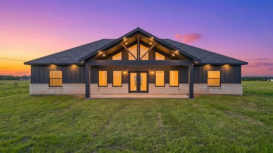 New construction Single-Family house 619 Chuckwagon Trl, Angleton, TX 77515 - image