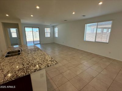 New construction Single-Family house 37520 W Patterson St, Maricopa, AZ 85138 plan Pinehurst - image 15