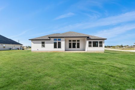 New construction Single-Family house 139 Pradera Ridge Dr, Floresville, TX 78114 plan 2569 - image 3