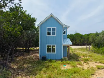 New construction Single-Family house 272 Broken Bow, Bandera, TX 78003 - image