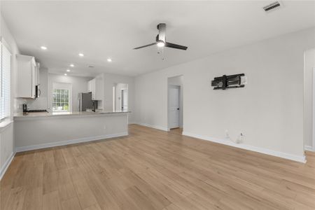 New construction Single-Family house 6167 White Spruce Dr, Conroe, TX 77304 - image 13
