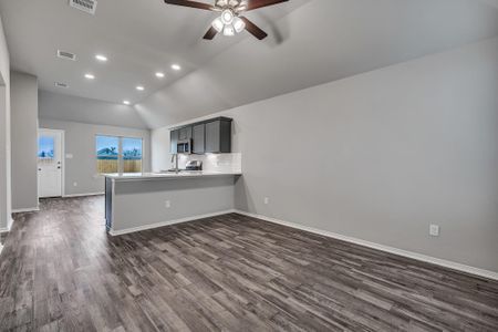 New construction Single-Family house 1215 High St, Navasota, TX 77868 - image 8