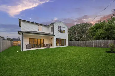 New construction Single-Family house 1527 Thornton Rd, Houston, TX 77018 plan The Emerson - image 3