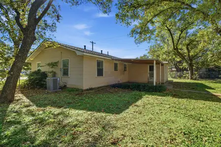 New construction Single-Family house 208 W 1St St, Weatherford, TX 76086 - image