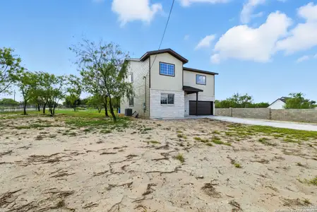 New construction Single-Family house 774 County Rd 6843, Lytle, TX 78052 - image