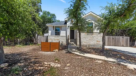 New construction Single-Family house 1463 Bonnyview, Canyon Lake, TX 78133 - image