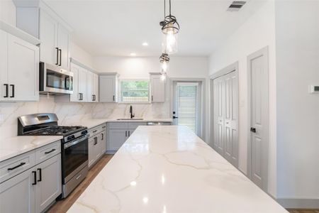 New construction Single-Family house 207 Dipping Stream St, Houston, TX 77076 - image 12