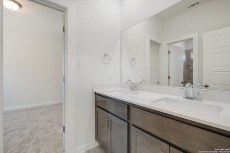 New construction Single-Family house 15318 Twin Cyn, San Antonio, TX 78247 plan Redland - image 8